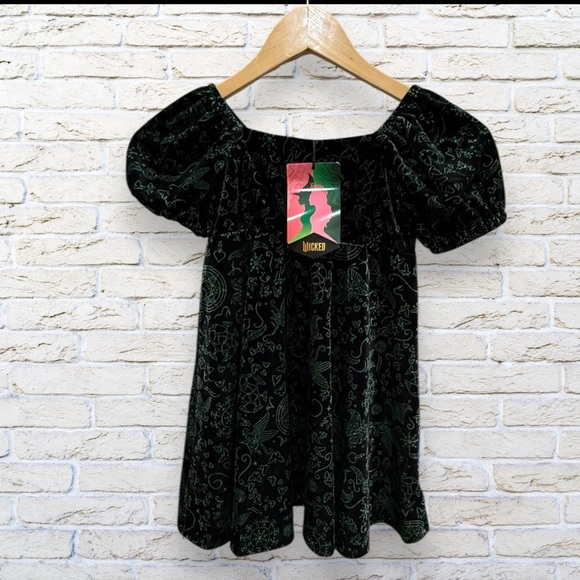NWT Wicked Elphaba Green Velvet Dress • Nightgown • Costume Size 4/5 kids XS - Picture 3 of 7